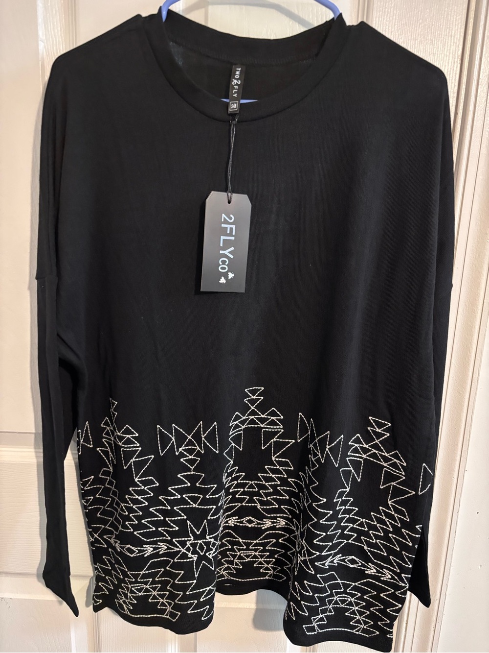 2FLY Women’s Black Long-Sleeve Embroidered Crewneck Top
